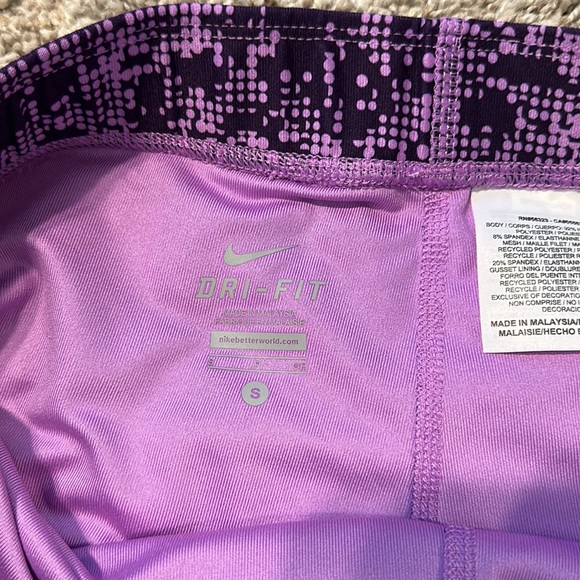Nike Dri-Fit Patterned Spandex - Picture 7 of 7